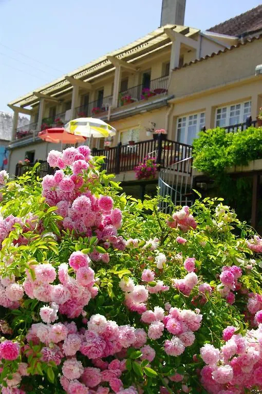 La Bonne Auberge Frayssinet Bed & Breakfast
